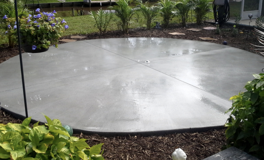 Finished concrete patio by Magnificent Concrete Memphis